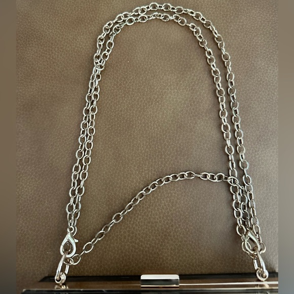 Clear lucite crossbody chain bag/clutch - Picture 5 of 7
